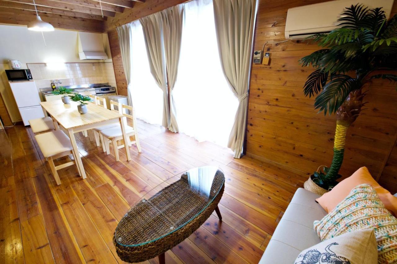 Ferienwohnung にらい恩納　杉の木 Onna Exterior foto